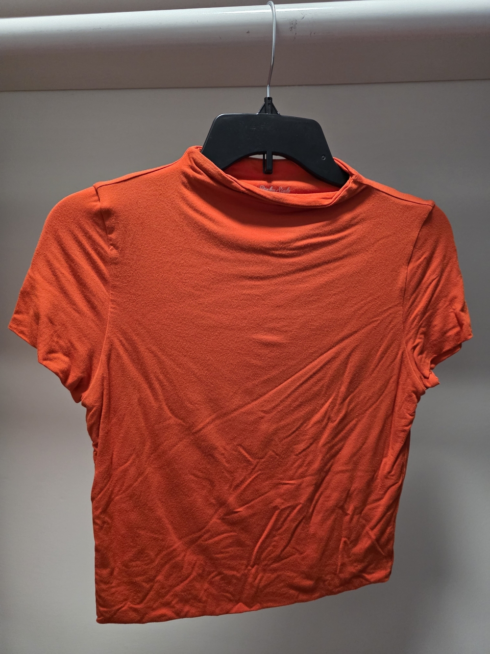 Women’s Smooth Orange Short-Sleeve Mock Neck Top, Medium
